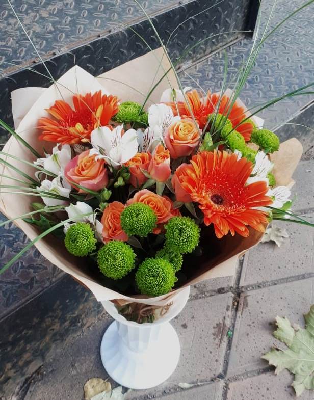 Букет цветов из: Герберы, Хризантемы, Альстромерии и Розы в Сергиевск