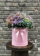 Цветочная композиция из Гипсофила и Розы в шляпной коробке в Сергиевск