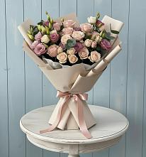 Букет цветов из:  Розы и Лизиантусы в Сергиевск