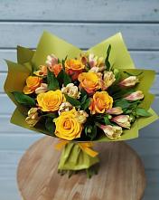 Букет цветов из:  Альстромерии и Розы в Сергиевск