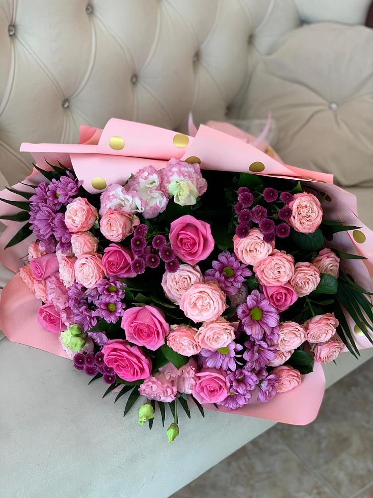 Букет цветов из: Хризантемы, Розы и Лизиантусы в Сергиевск