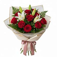 Букет цветов из:  Лилии и Розы в Сергиевск