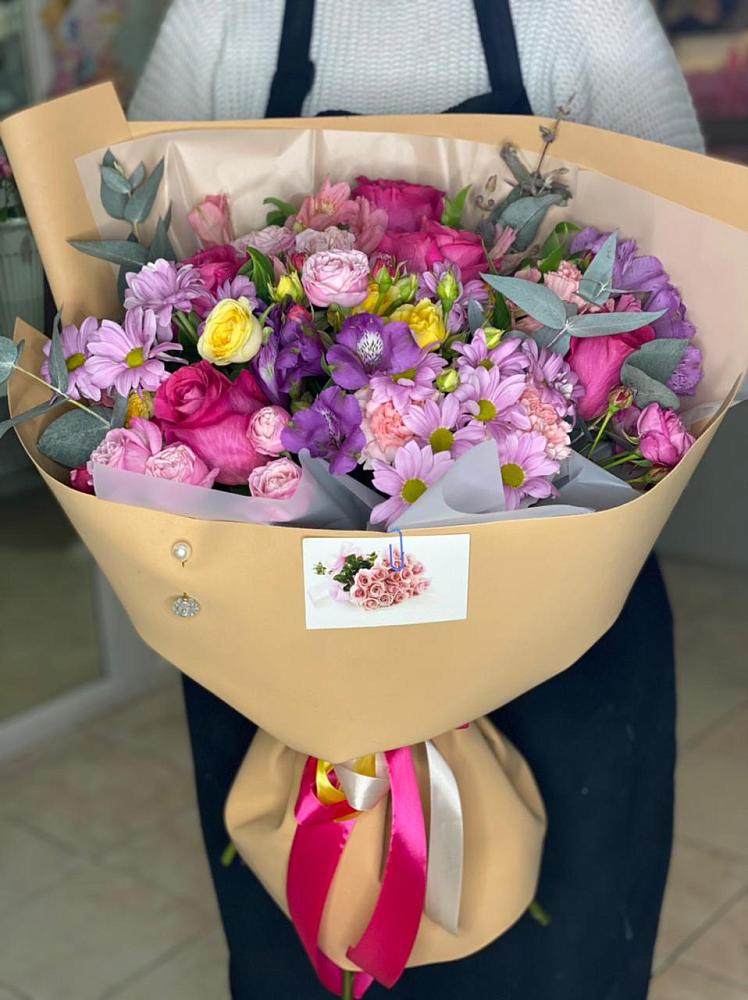 Букет цветов из: Хризантемы, Гвоздики и Альстромерии в Сергиевск