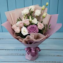 Букет цветов из:  Розы и Лизиантусы в Сергиевск