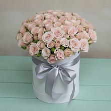 Цветочная композиция из Розы в шляпной коробке в Сергиевск