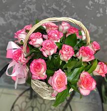 Цветочная композиция из Розы в корзине в Сергиевск
