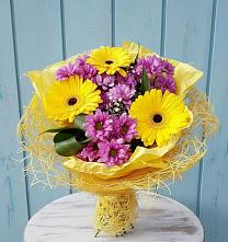 Букет цветов из:  Хризантемы и Герберы в Сергиевск