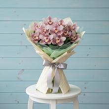 Букет цветов из:  Орхидеи и Розы в Сергиевск