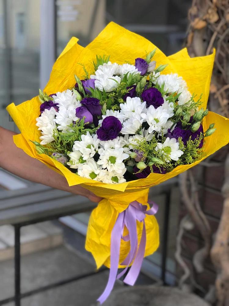 Букет цветов из: Ирисы, Хризантемы и Ромашки в Сергиевск