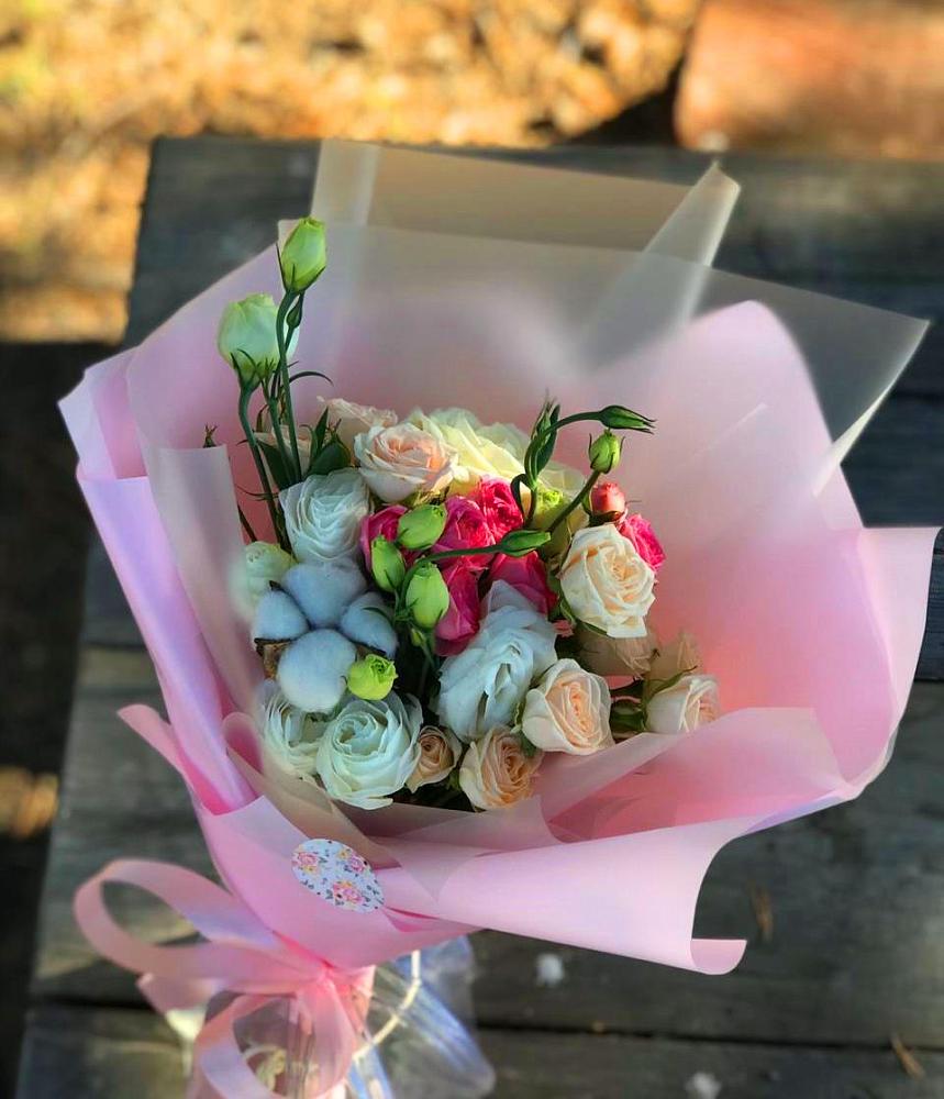 Букет цветов из: Розы и Лизиантусы в Сергиевск