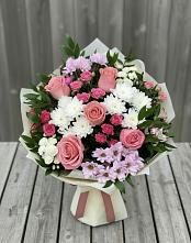 Букет цветов из:  Альстромерии, Гвоздики, Розы и Хризантемы в Сергиевск