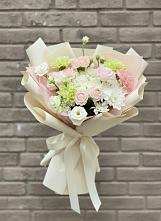 Букет цветов из:  Гвоздики, Розы, Лизиантусы и Хризантемы в Сергиевск