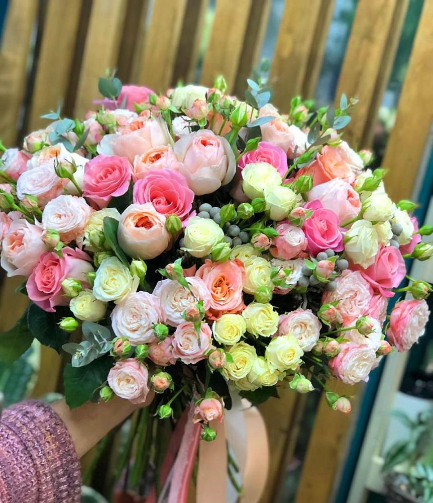 Букет цветов из: Розы в Сергиевск