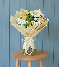 Букет цветов из:  Хризантемы и Розы в Сергиевск