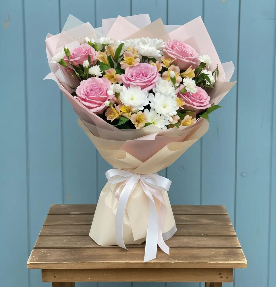 Букет цветов из: Гвоздики, Орхидеи и Розы в Сергиевск