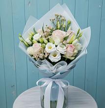 Букет цветов из:  Розы и Лизиантусы в Сергиевск