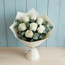 Букет Белые розы в Эвкалипте в Сергиевск