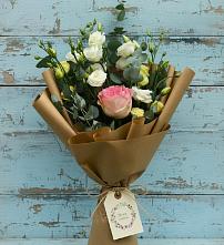 Букет цветов из:  Розы и Лизиантусы в Сергиевск