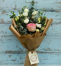Букет цветов из:  Розы и Лизиантусы в Сергиевск