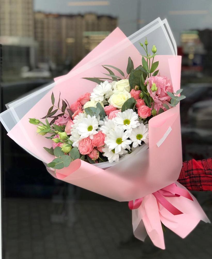 Букет нежный в Сергиевск Букет цветов из: Розы, Лизиантусы и Хризантемы в Сергиевск