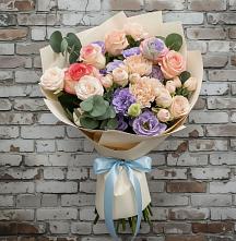 Букет цветов из:  Розы, Лизиантусы и Гвоздики в Сергиевск