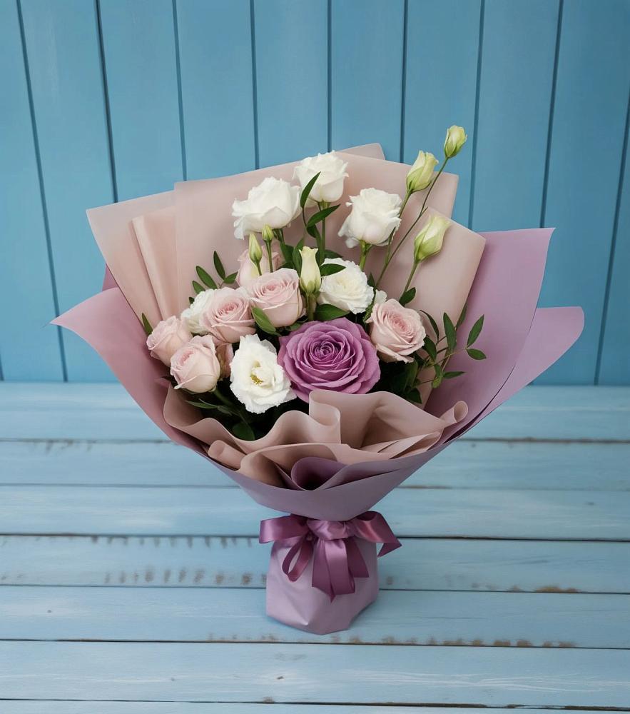 Букет цветов из: Розы и Лизиантусы в Сергиевск